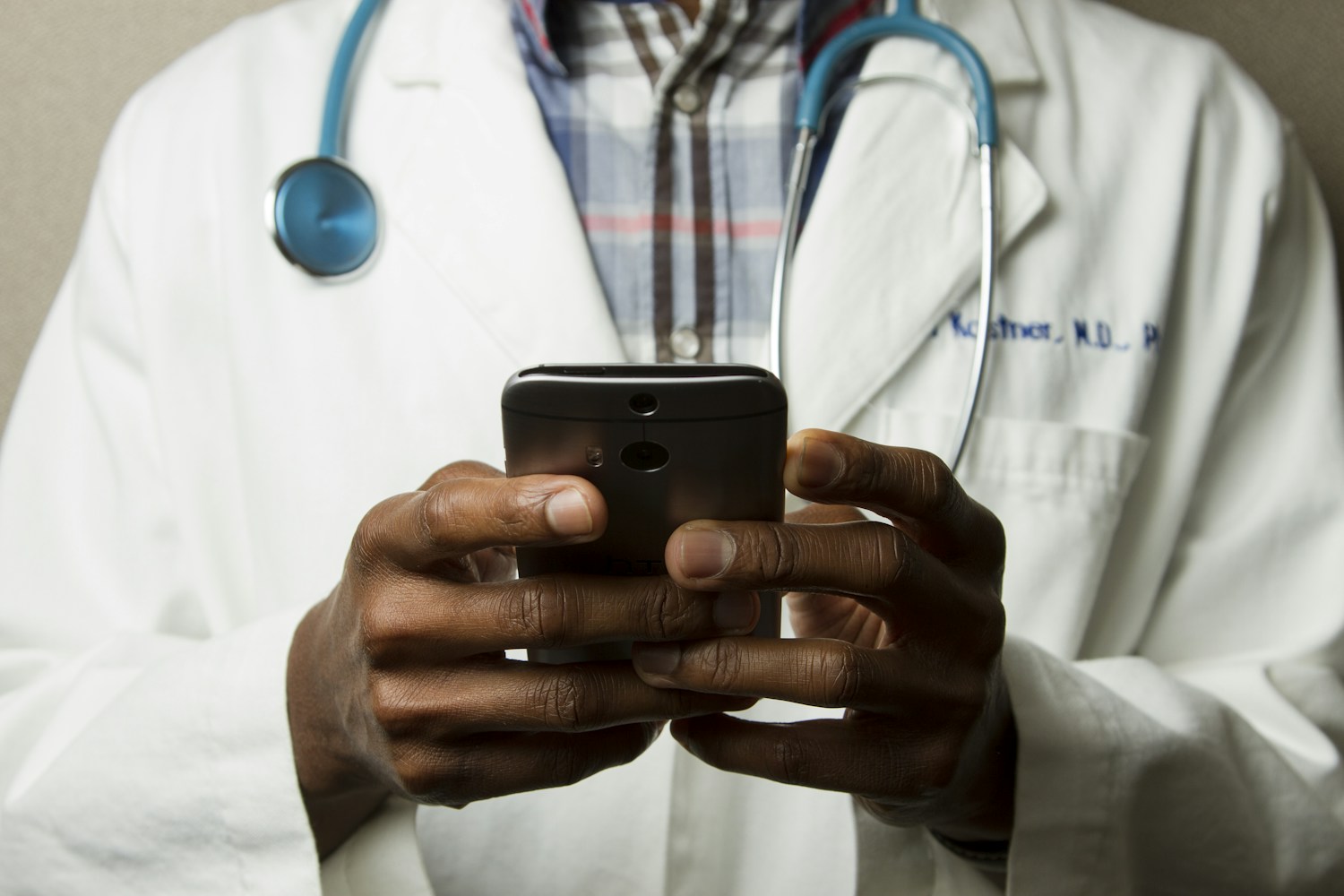 Atención médica y seguimiento
